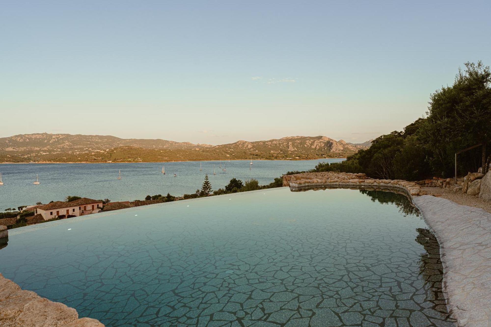 Готель Aethos Sardinia Канніджоне Екстер'єр фото