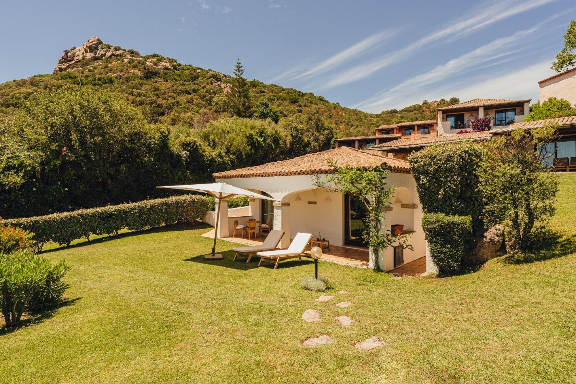 Готель Aethos Sardinia Канніджоне Екстер'єр фото